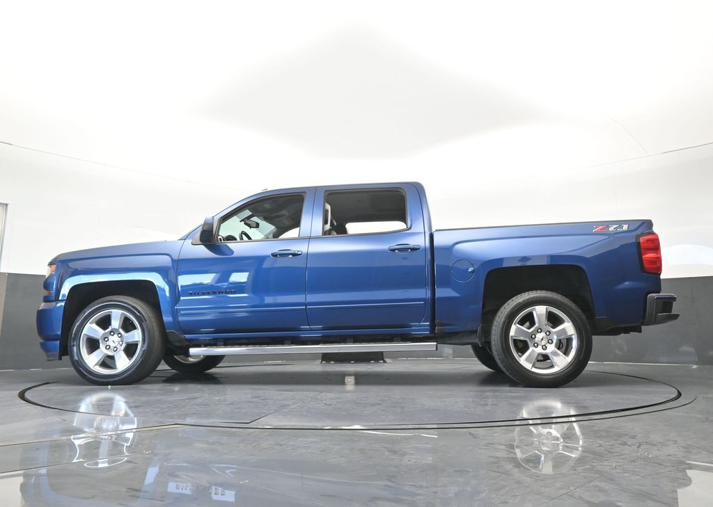 Used 2016 Deep Ocean Blue Metallic Chevrolet LT image 43