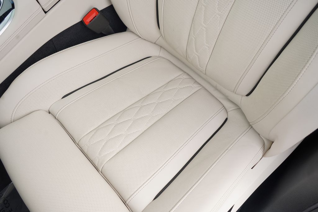 Thumbnail: 2026 BMW X7 - 12