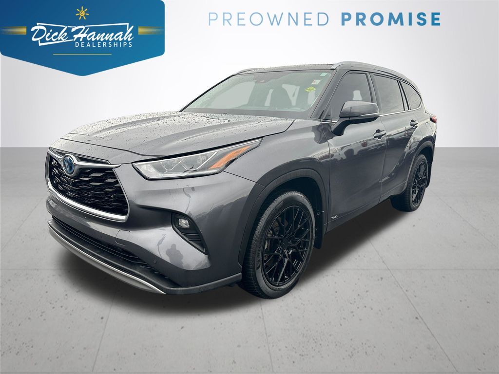 2022 Toyota Highlander Hybrid Platinum