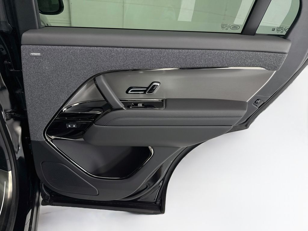 Thumbnail: 2026 Land Rover Range Rover Sport - 27