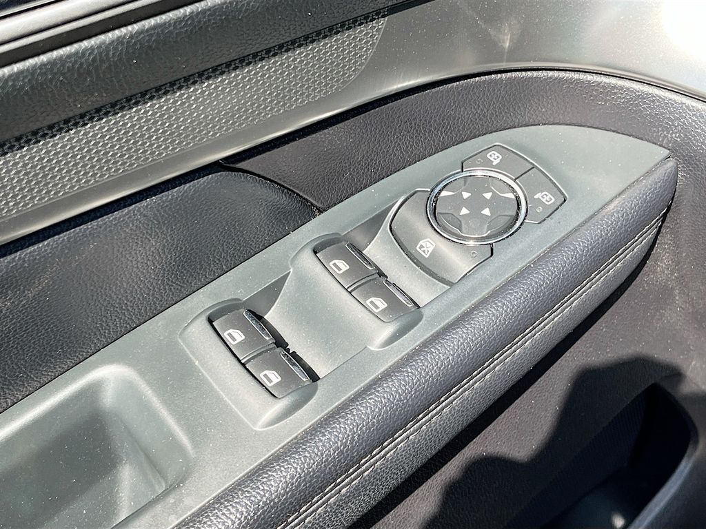 Used 2019 Black Ford XLT image 18