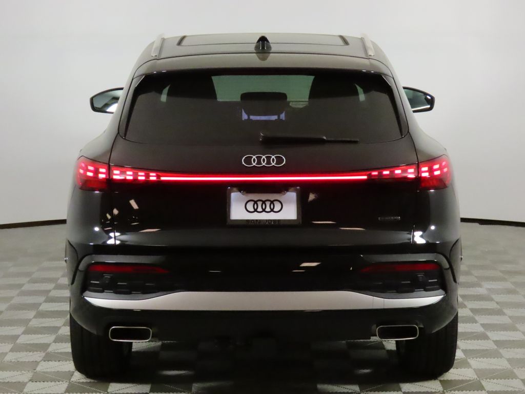 Thumbnail: 2025 Audi Q5 - 4