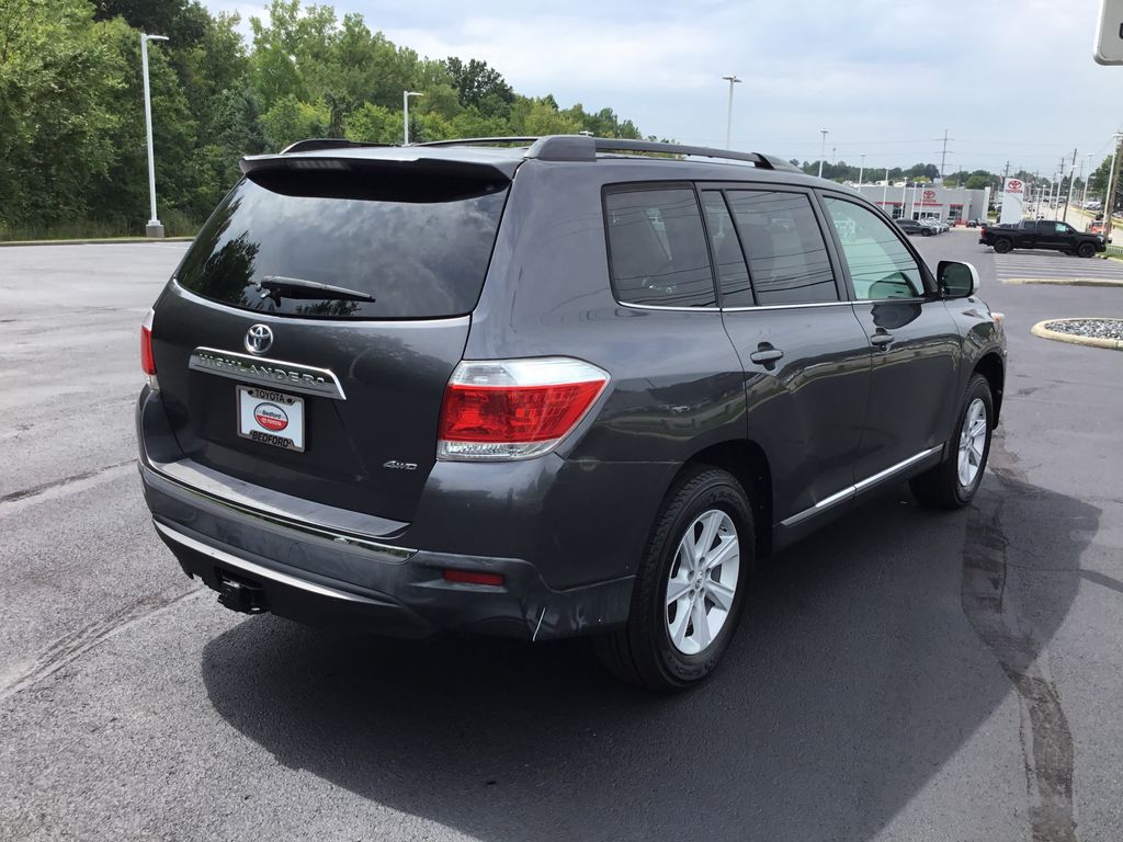 Thumbnail: 2013 Toyota Highlander - 5