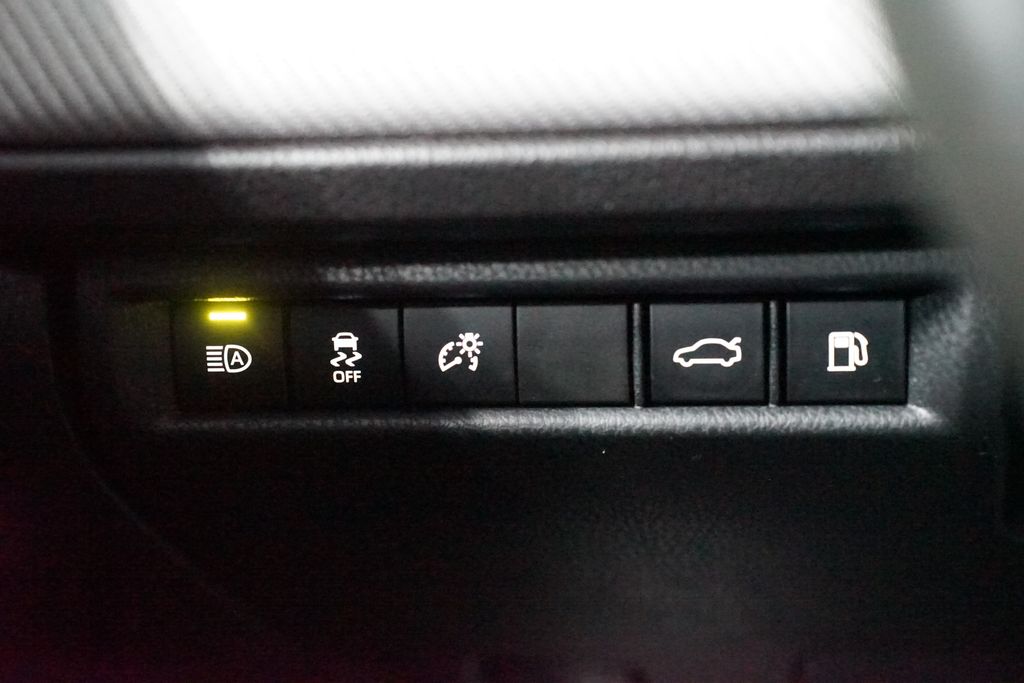 Thumbnail: 2025 Toyota Camry - 25