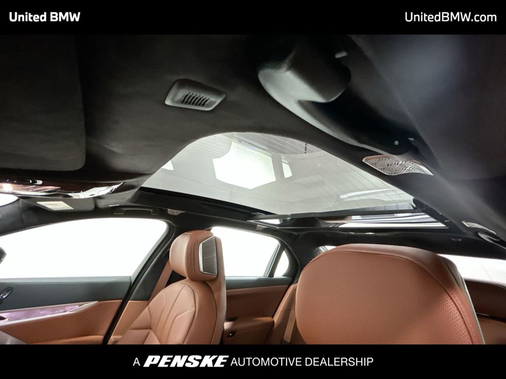 Thumbnail: 2025 BMW 7 Series - 20