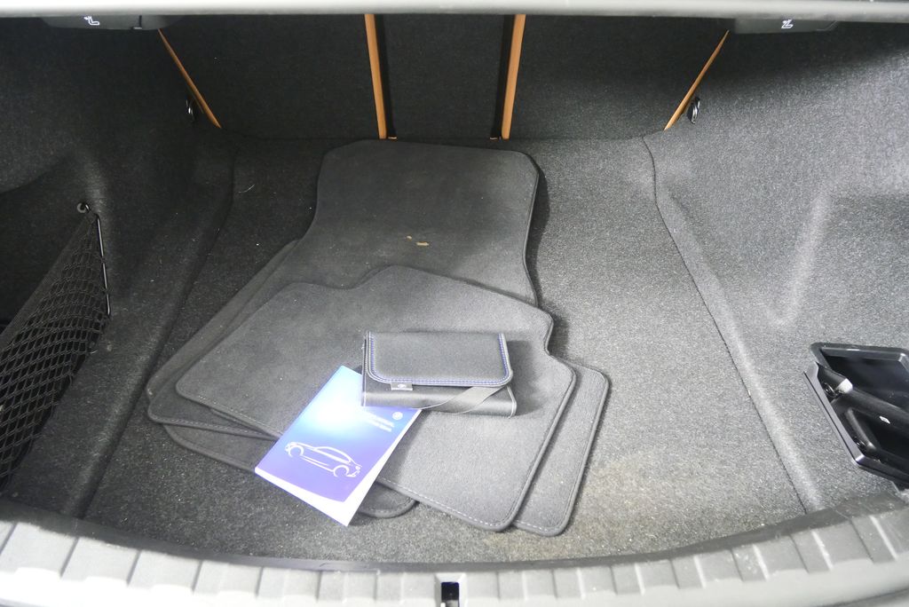 Thumbnail: 2025 BMW 3 Series - 17