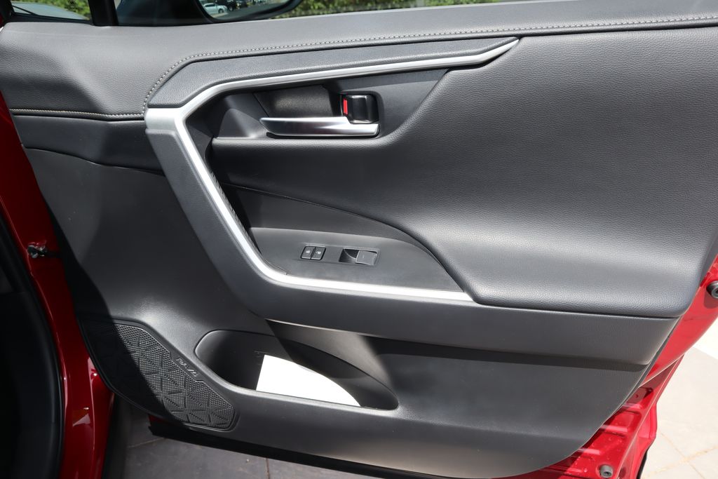 2025 Toyota RAV4 Limited 24