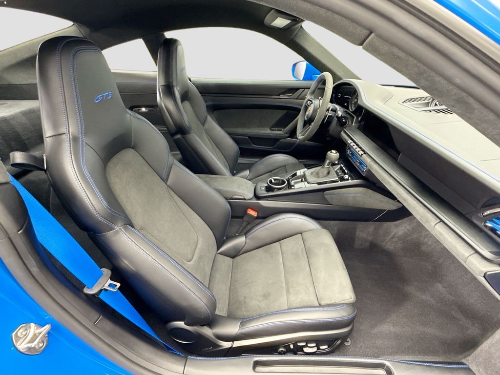 Thumbnail: 2024 Porsche 911 - 21