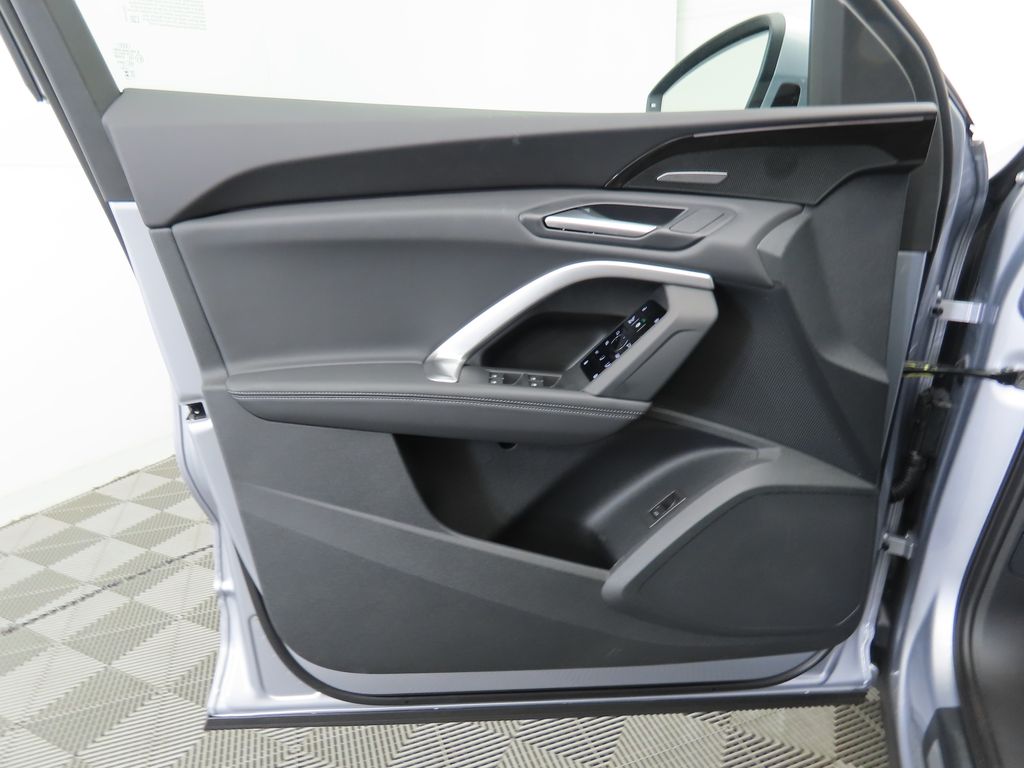 Thumbnail: 2025 Audi Q5 - 25