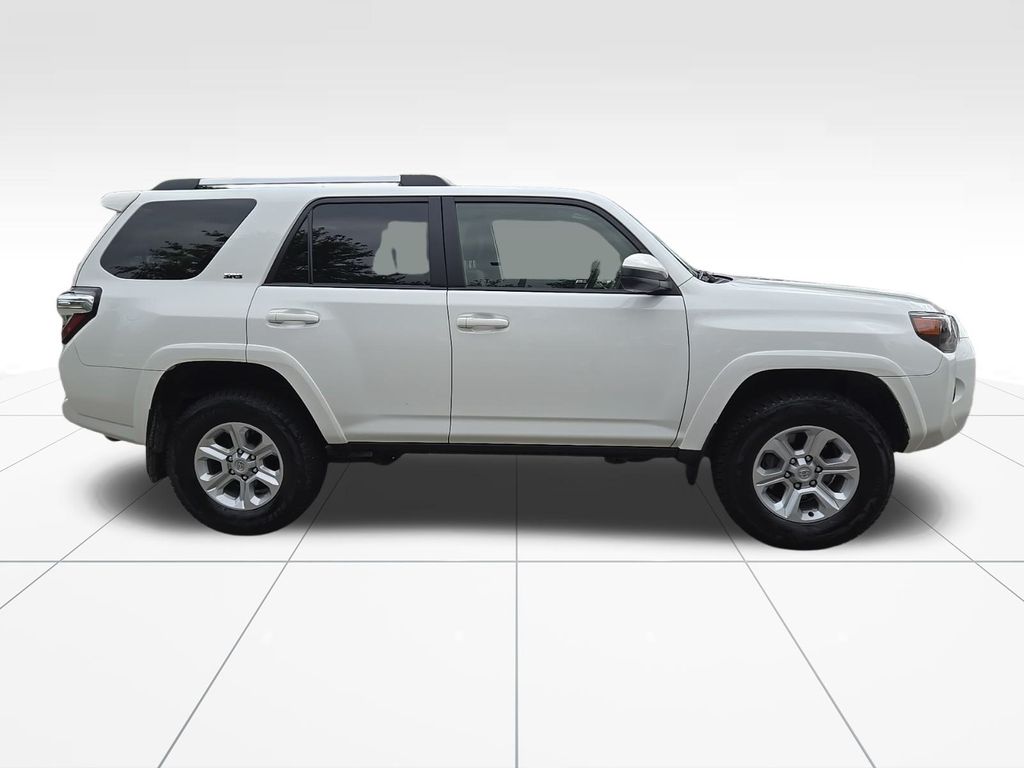 2022 Toyota 4Runner SR5 7