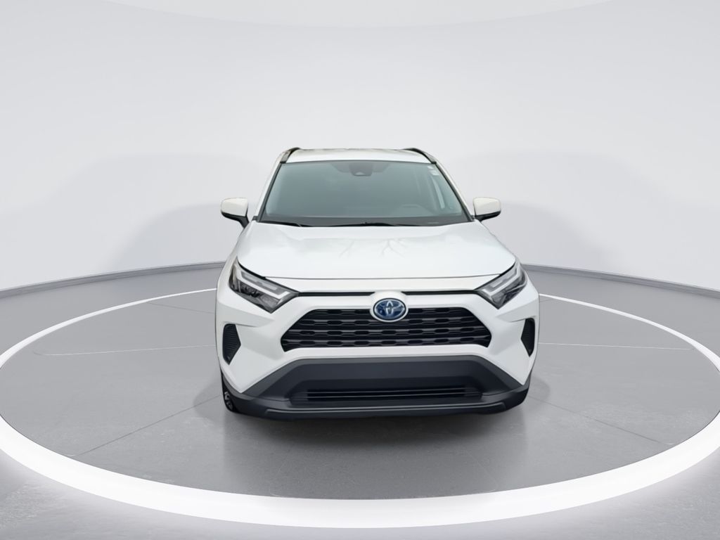 2022 Toyota RAV4 XLE 3