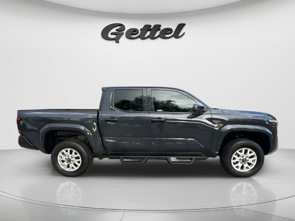 Certified Used 2025  Toyota SR image 4