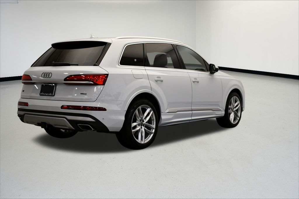 Thumbnail: 2025 Audi Q7 - 5