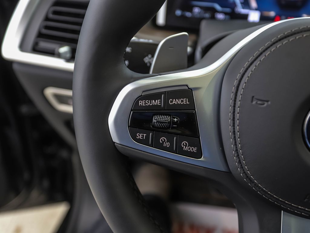 Thumbnail: 2026 BMW X7 - 12