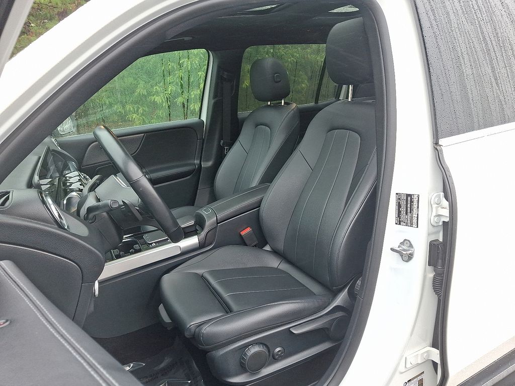 Thumbnail: 2022 Mercedes-Benz GLB - 13