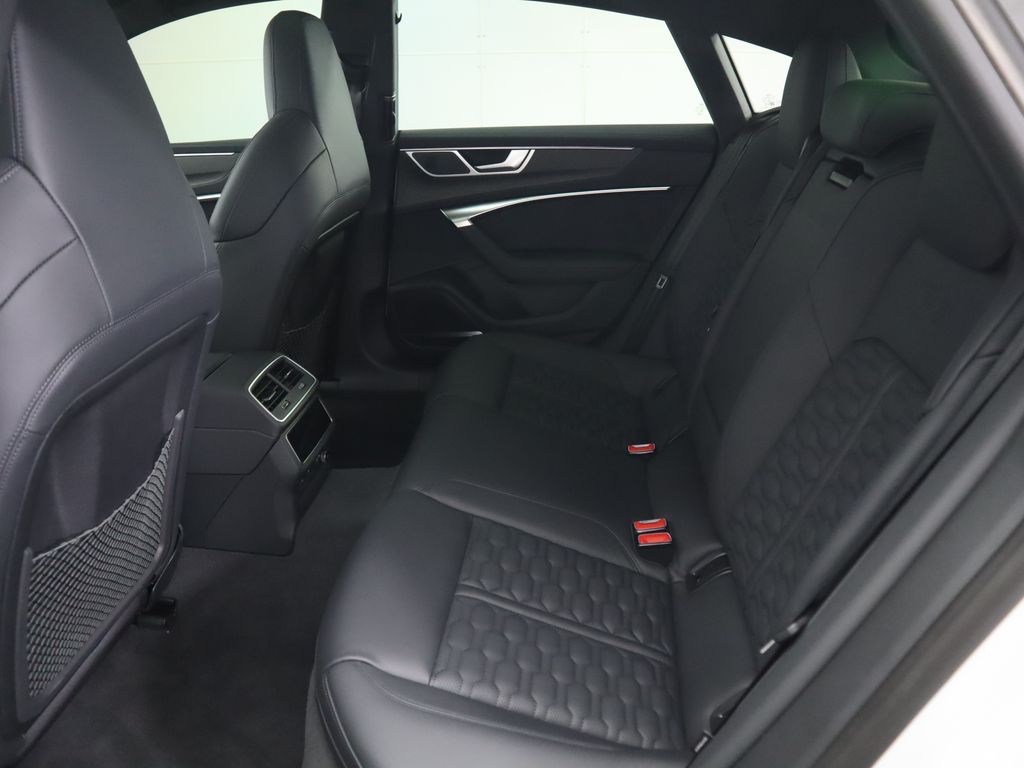 Thumbnail: 2024 Audi RS 7 - 21