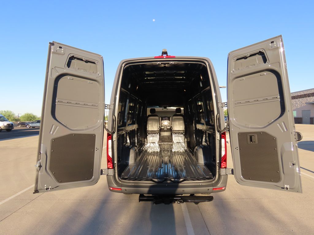 Thumbnail: 2025 Mercedes-Benz Sprinter - 29