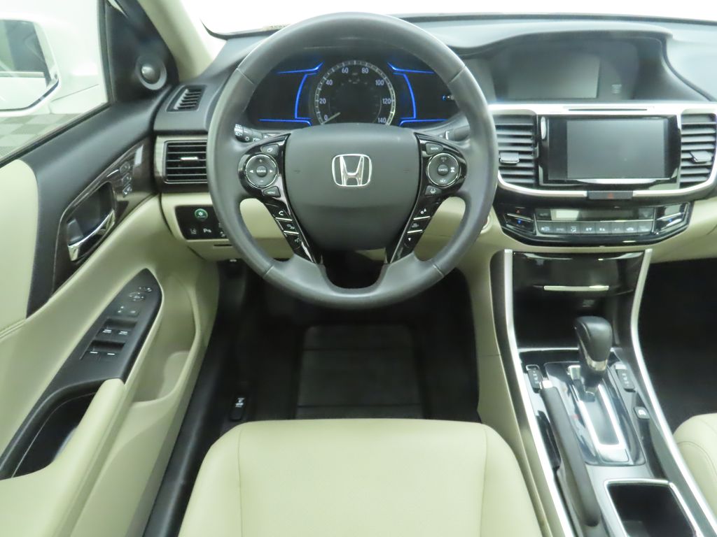 2017 Honda Accord Touring 10