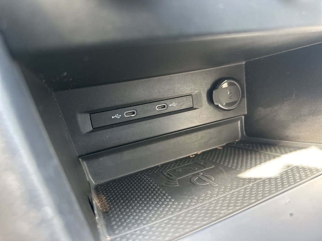 2022 Deep Black Pearl Volkswagen Taos 1.5T SE FWD SUV