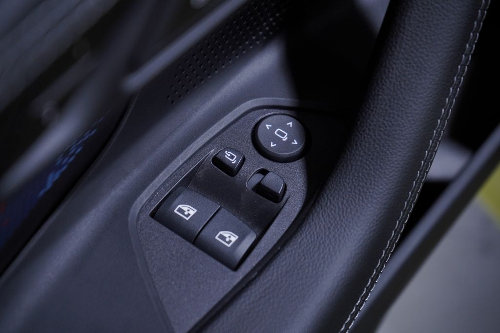 Thumbnail: 2026 BMW M2 - 16