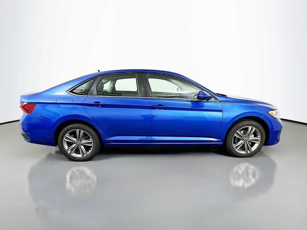 Thumbnail: 2023 Volkswagen Jetta - 4