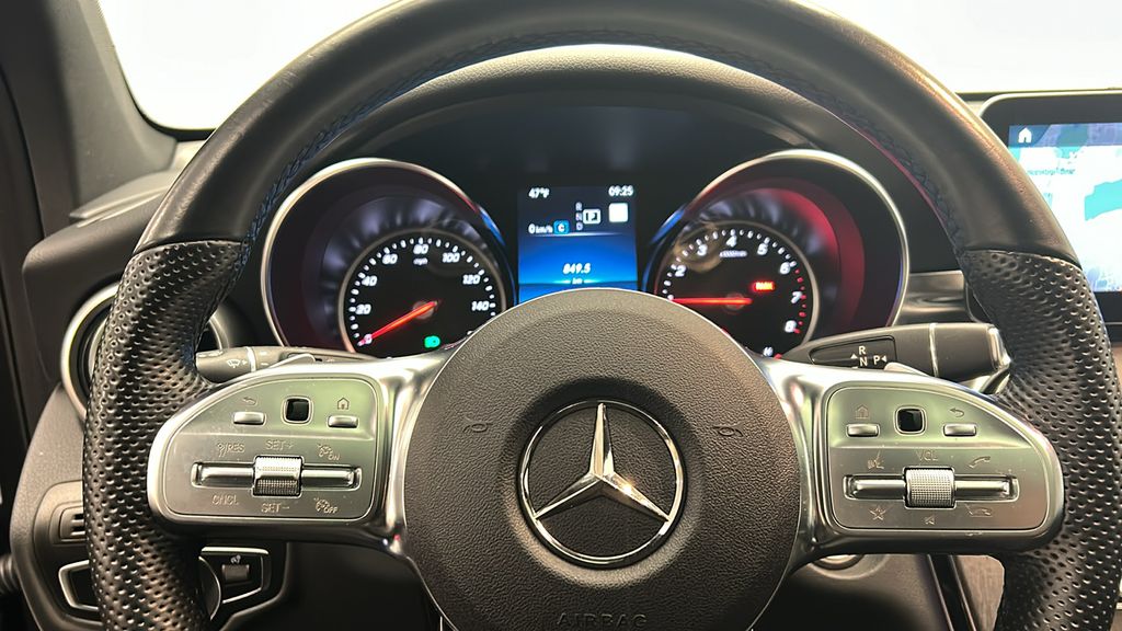 2022 Mercedes-Benz GLC 300 13