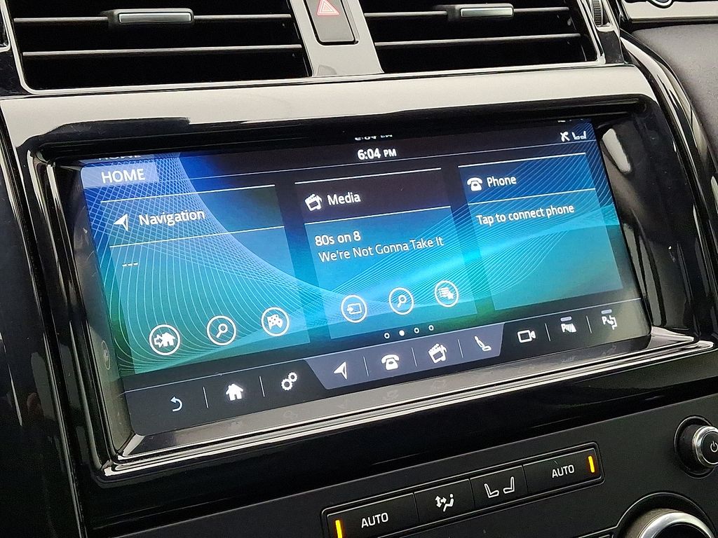 Thumbnail: 2019 Land Rover Discovery - 17