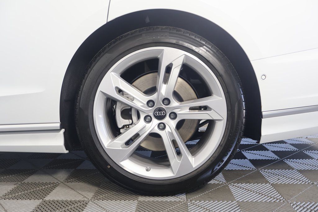 Thumbnail: 2025 Audi A8 - 10