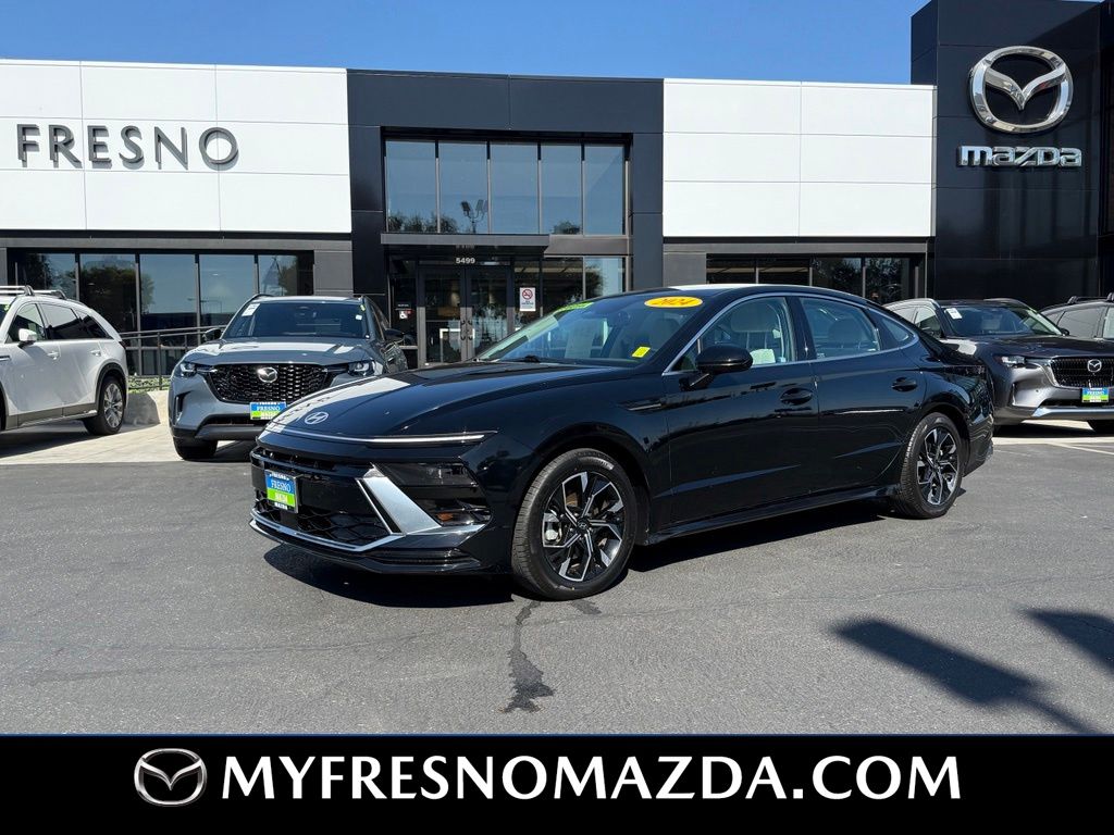 Onyx Black 2024 Hyundai Sonata Sedan Front-Wheel Drive 8-Speed Automatic