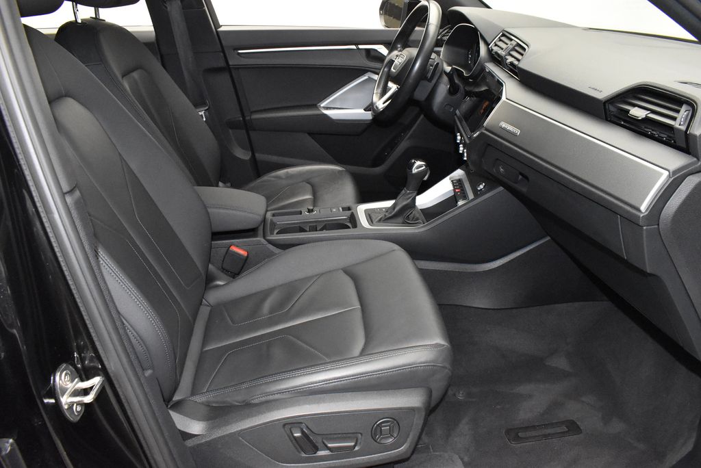 Thumbnail: 2023 Audi Q3 - 25