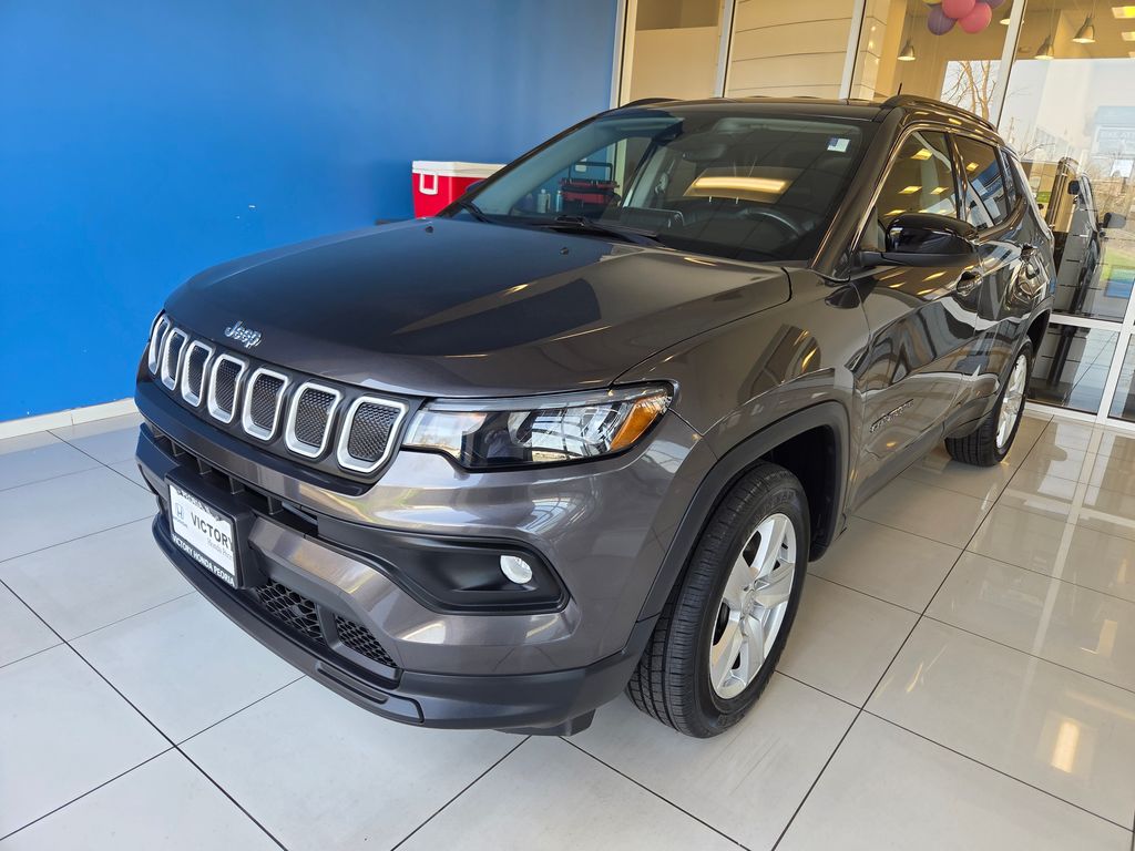 Gray (Granite Crystal Metallic Clearcoat) 2022 Jeep Compass Latitude 4WD SUV / Crossover Four-Wheel Drive 9-Speed Automatic