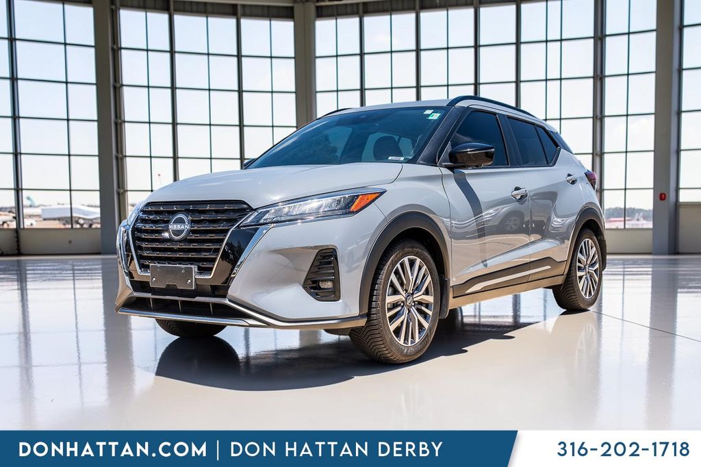 Boulder Gray Pearl 2023 Nissan Kicks SUV / Crossover Front-Wheel Drive Continuously Variable Transmission