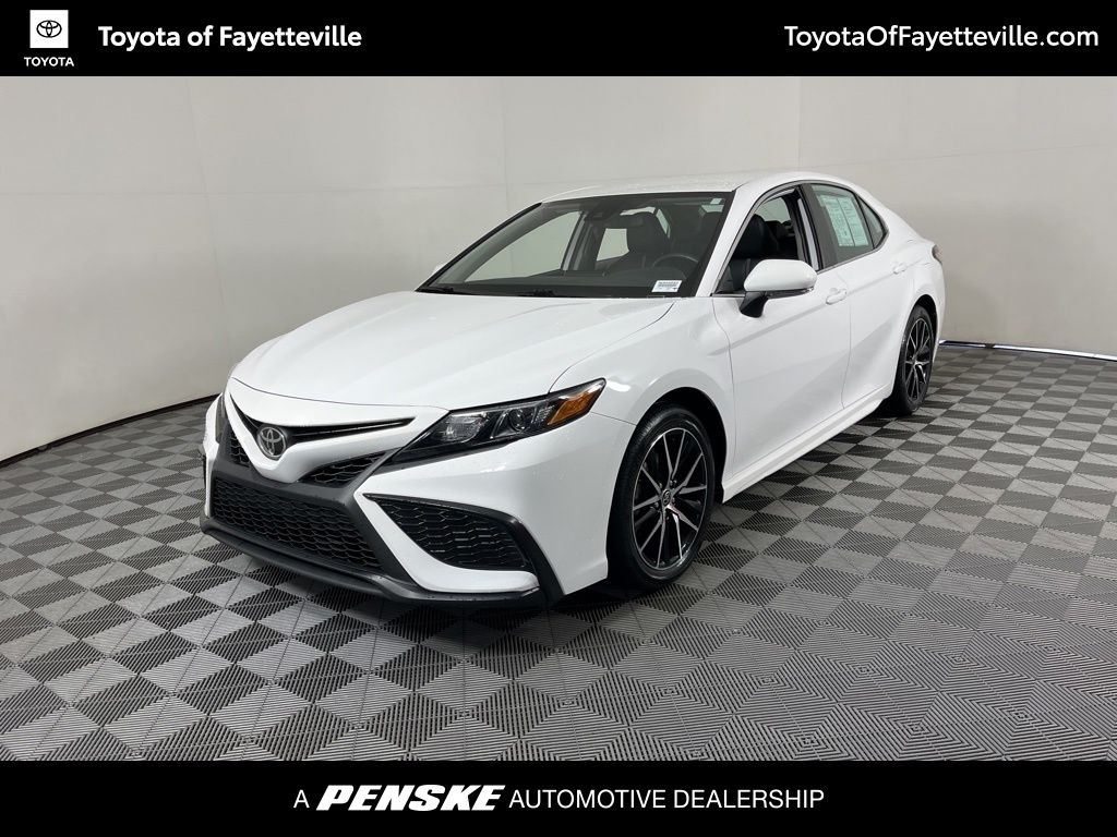 2022 Toyota Camry SE -
                Fayetteville, AR