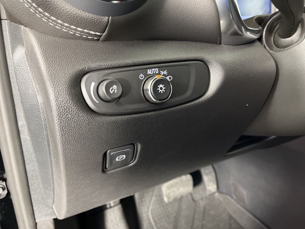 Thumbnail: 2026 Chevrolet Blazer - 26