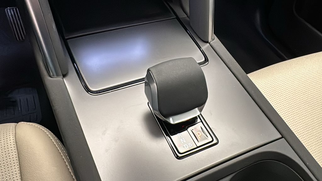 2024 Land Rover Discovery Sport S 19