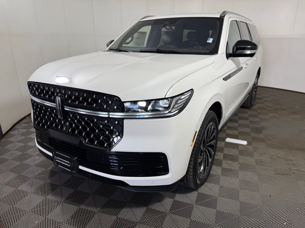 Pristine White Metallic Tri-Coat 2025 Lincoln Navigator L Black Label 4WD SUV / Crossover Four-Wheel Drive Automatic