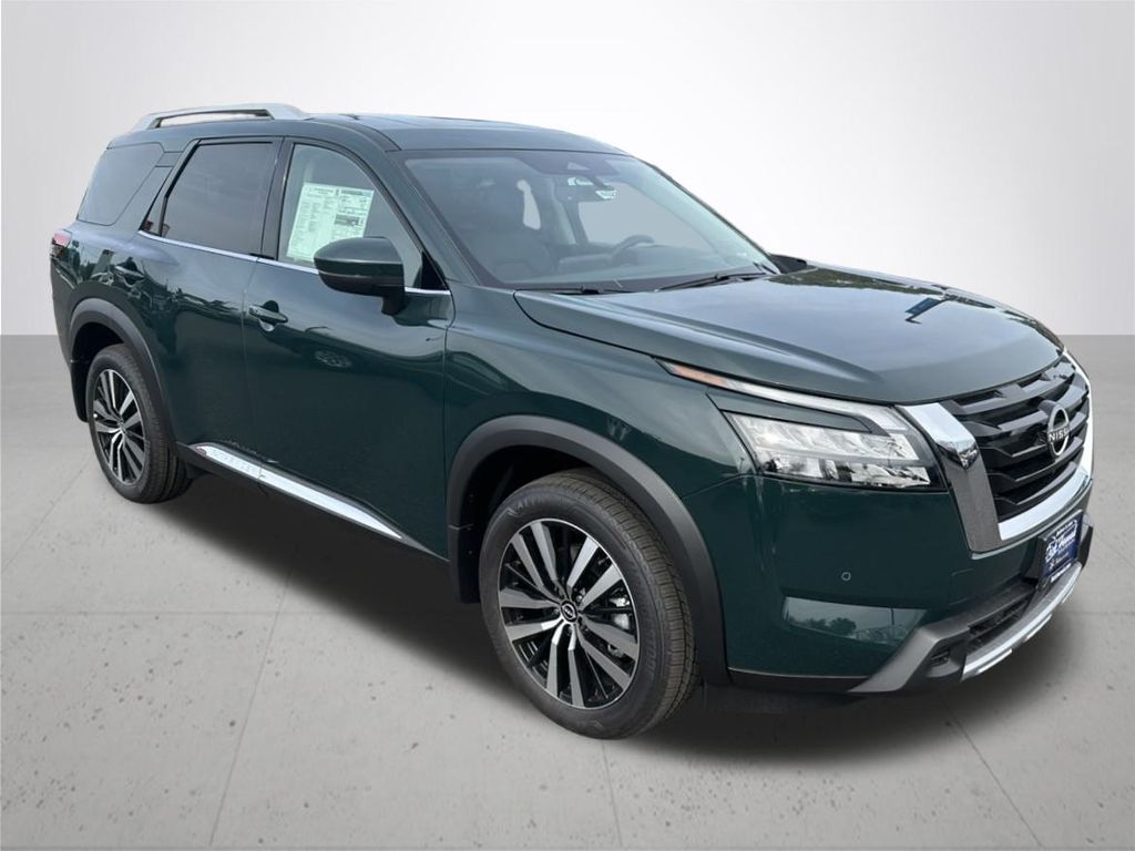 2025 Nissan Pathfinder Platinum
