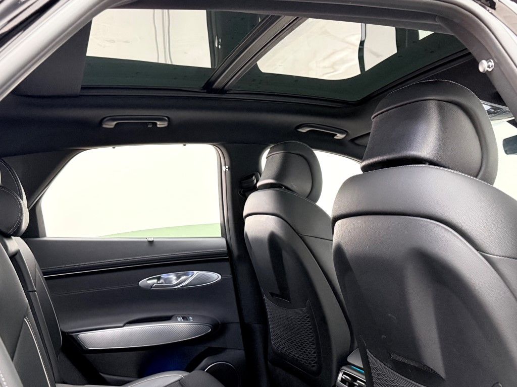 Thumbnail: 2024 Genesis GV70 - 16