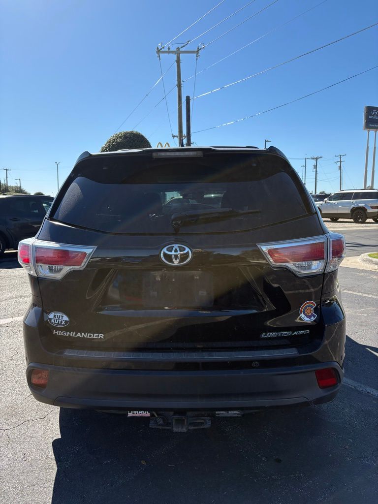 Thumbnail: 2015 Toyota Highlander - 5