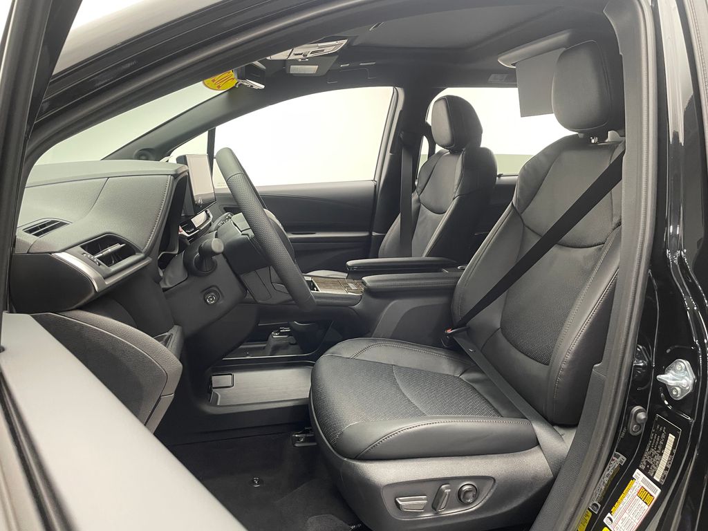 Thumbnail: 2026 Toyota Sienna - 13