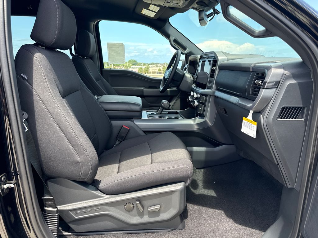 New 2026 Black Ford XLT image 39
