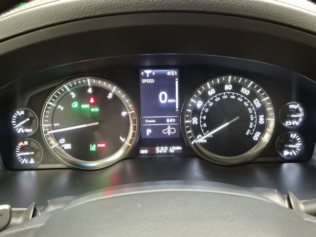 2019 Lexus LX 570 24
