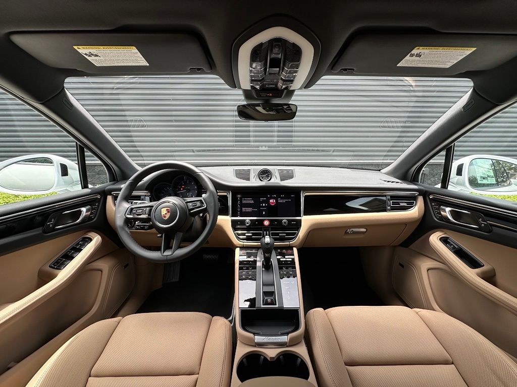 Thumbnail: 2026 Porsche Macan - 6