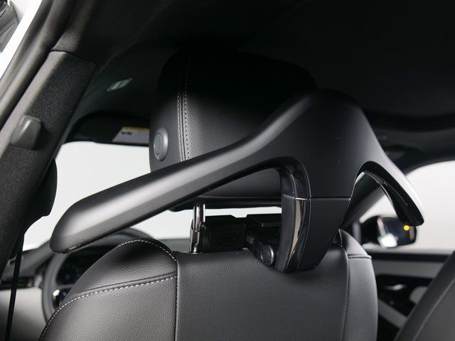 New 2026 White Land Rover Hoxton Edition image 22