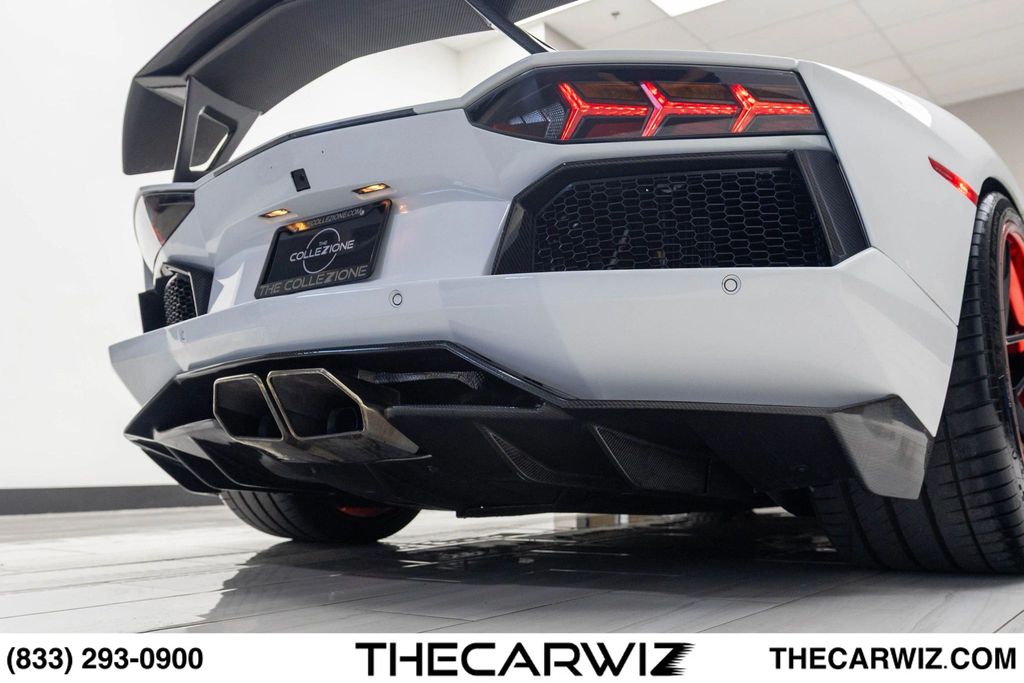 2017 Lamborghini Aventador Base - Photo 26