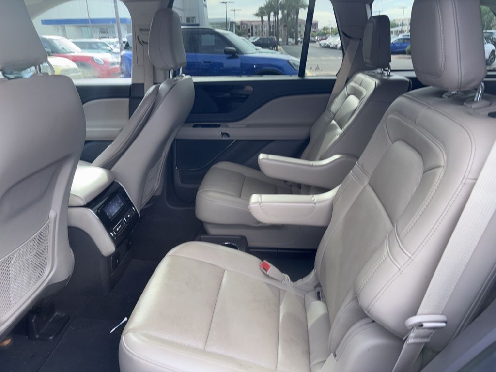 Thumbnail: 2022 Lincoln Aviator - 4