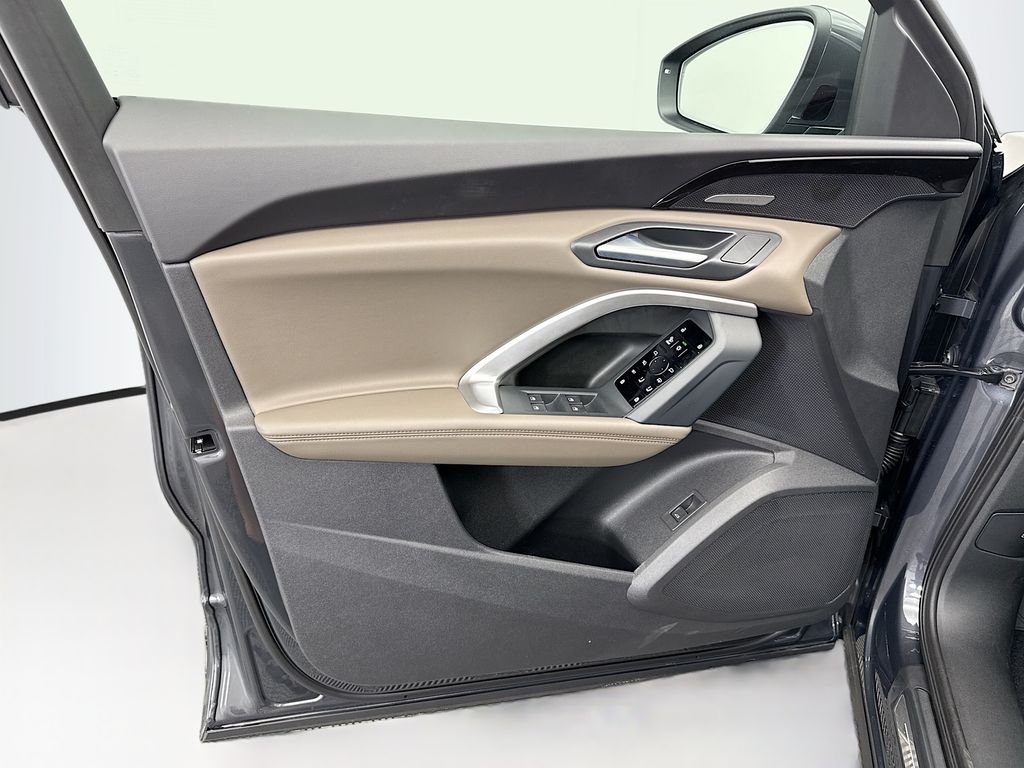 Thumbnail: 2025 Audi Q5 - 24