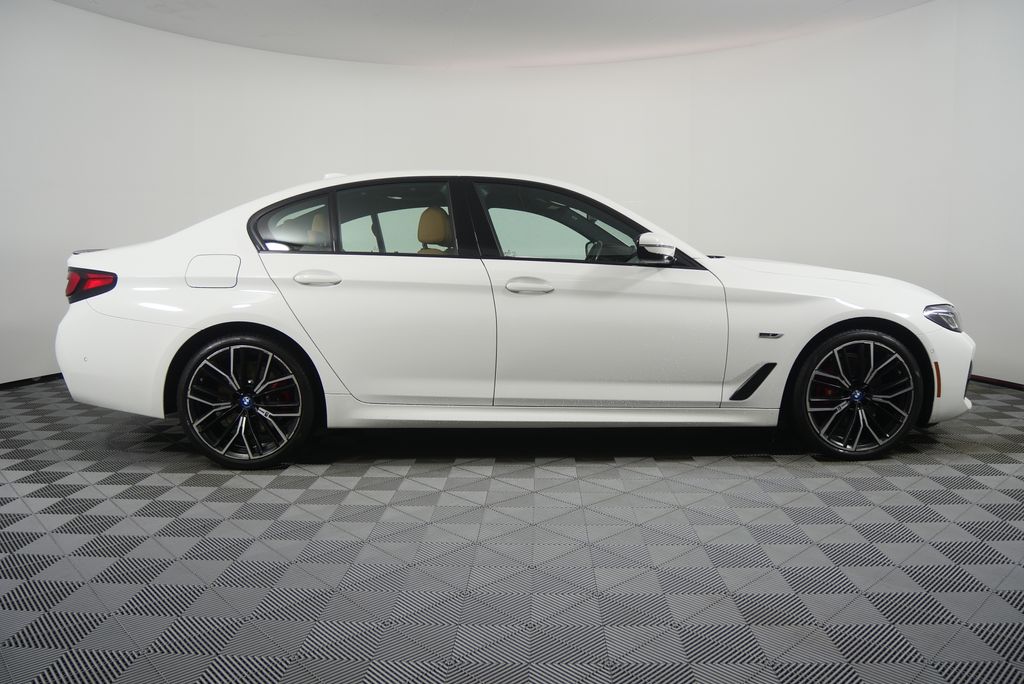 Thumbnail: 2023 BMW 5 Series - 2