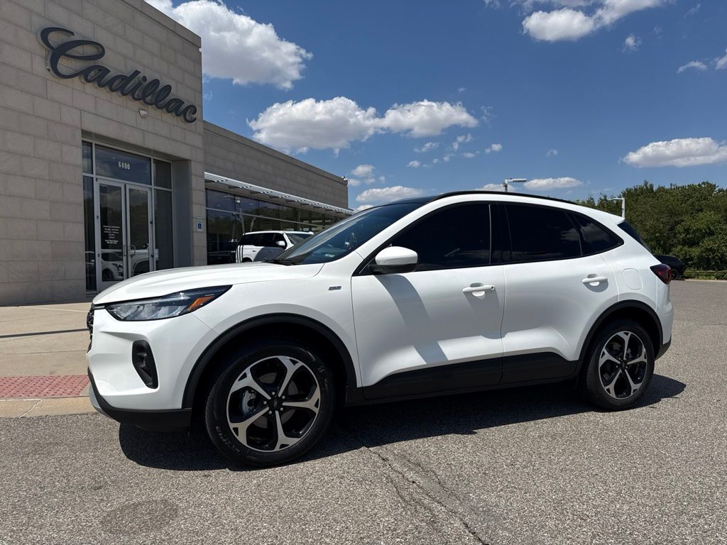 Star White Metallic Tri-Coat 2025 Ford Escape SUV / Crossover All-Wheel Drive 8-Speed Automatic