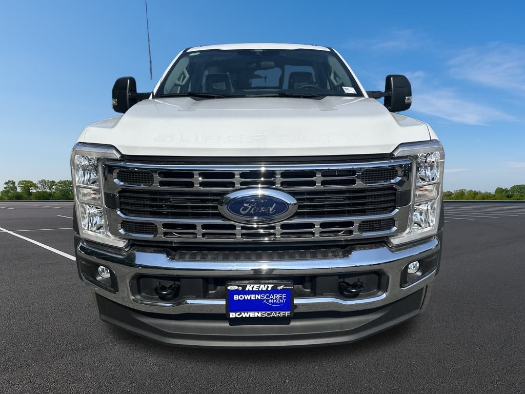New 2025 Ford Super Duty F-600 Chassis Regular Cab (DRW) 169" Wheelbase XL